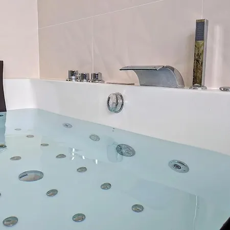 Le Boudoir D'emma - Jacuzzi Privatif - Detente - Massage *