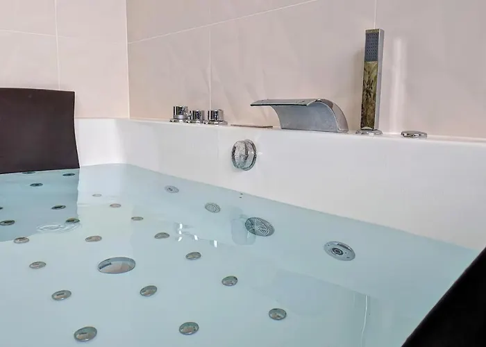 Le Boudoir D'emma - Jacuzzi Privatif - Detente - Massage *